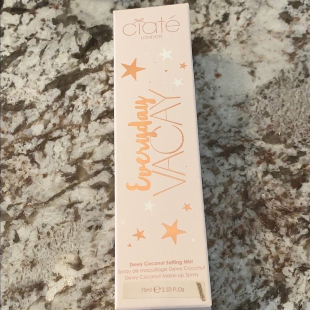 Ciaté London Everyday Vacay Coconut Setting Spray 75ml